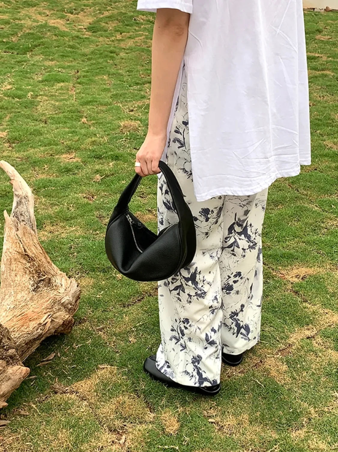 [Korean Style] Black White Minimalistic Soft Top Handle Mini Hobo Bag